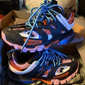 balenciaga size 39 never worn!